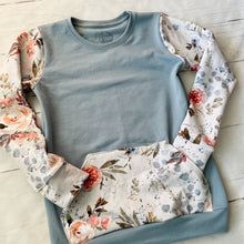 Load image into Gallery viewer, Floral Crew Neck
